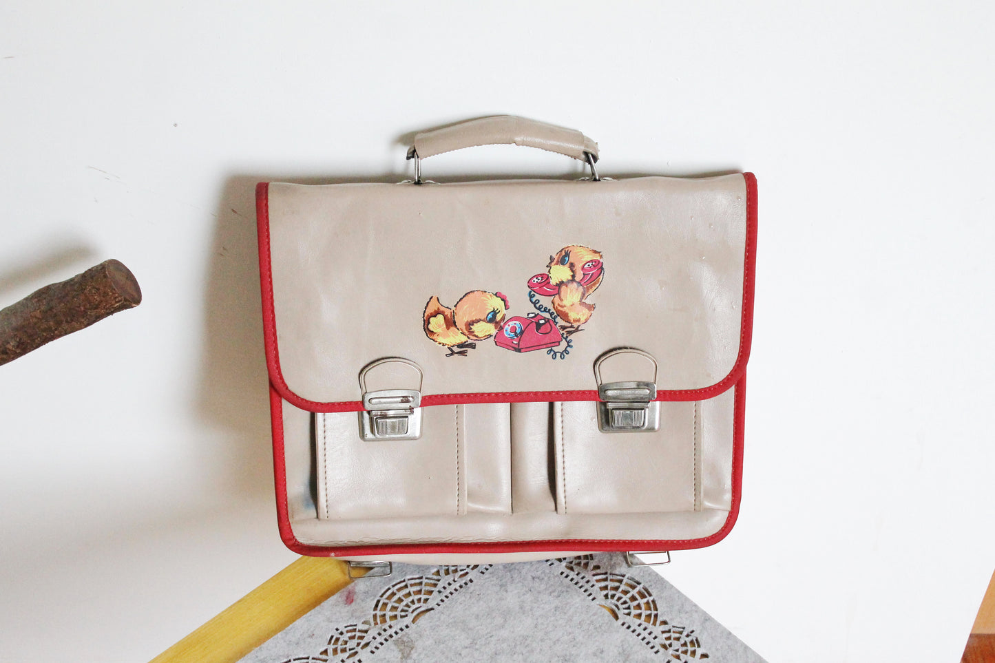 Vintage Soviet School Bag - 1980s USSR Children’s Briefcase - Beige Satchel with Red Trim & Chick Design - Retro Collectible Backpack