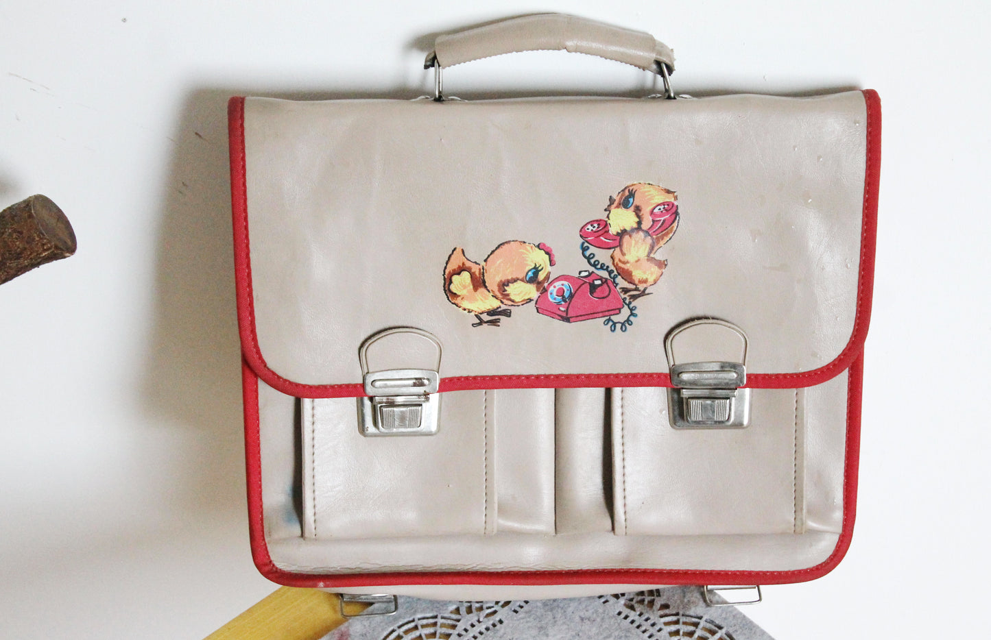 Vintage Soviet School Bag - 1980s USSR Children’s Briefcase - Beige Satchel with Red Trim & Chick Design - Retro Collectible Backpack