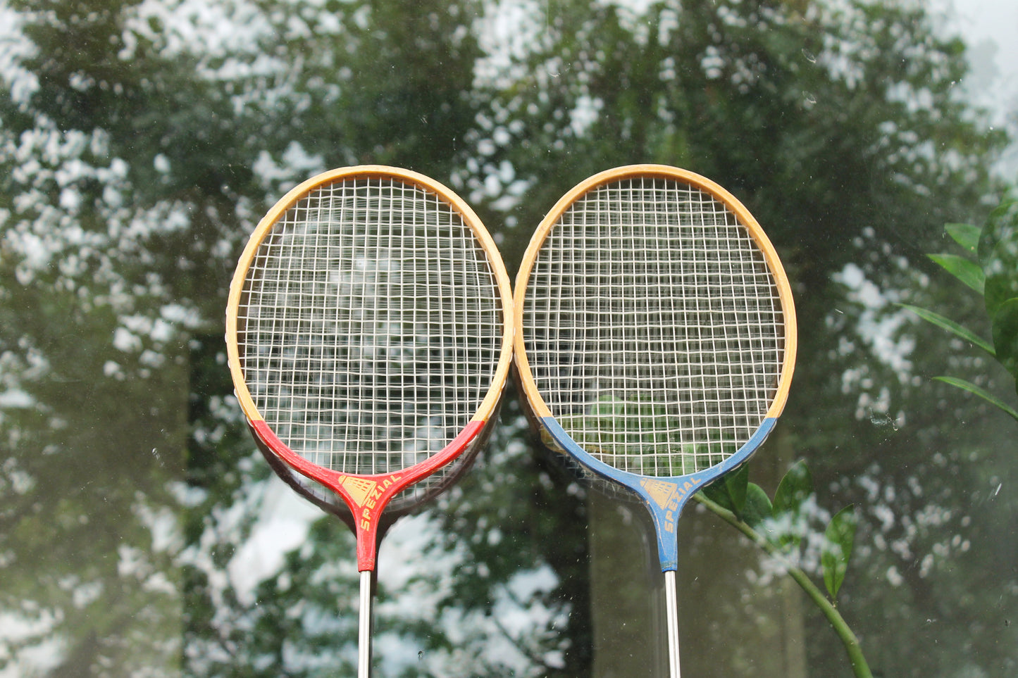 Vintage Soviet Kids' Badminton Rackets – Set of 2 – Red & Blue – USSR Sports Toy – 1980s Children's Sports Equipment