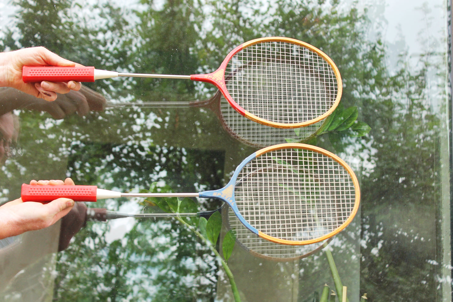 Vintage Soviet Kids' Badminton Rackets – Set of 2 – Red & Blue – USSR Sports Toy – 1980s Children's Sports Equipment