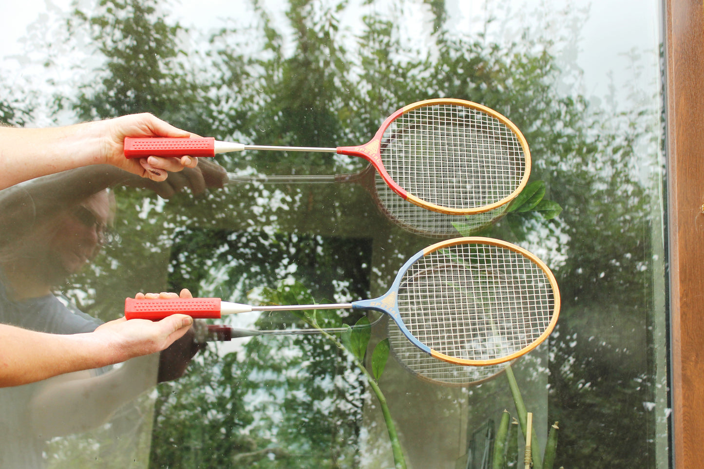 Vintage Soviet Kids' Badminton Rackets – Set of 2 – Red & Blue – USSR Sports Toy – 1980s Children's Sports Equipment
