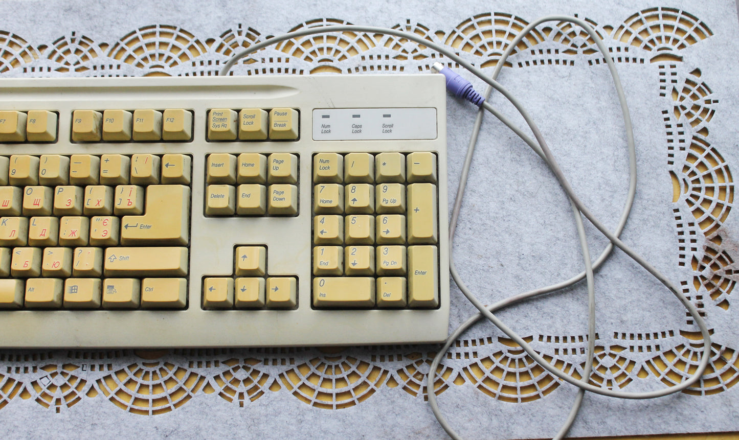 Vintage Mitsumi KFK-EA4XT Beige Mechanical Keyboard with Cyrillic Layout | Retro 90s Wired PS/2 Keyboard | Classic Windows Era PC Accessory