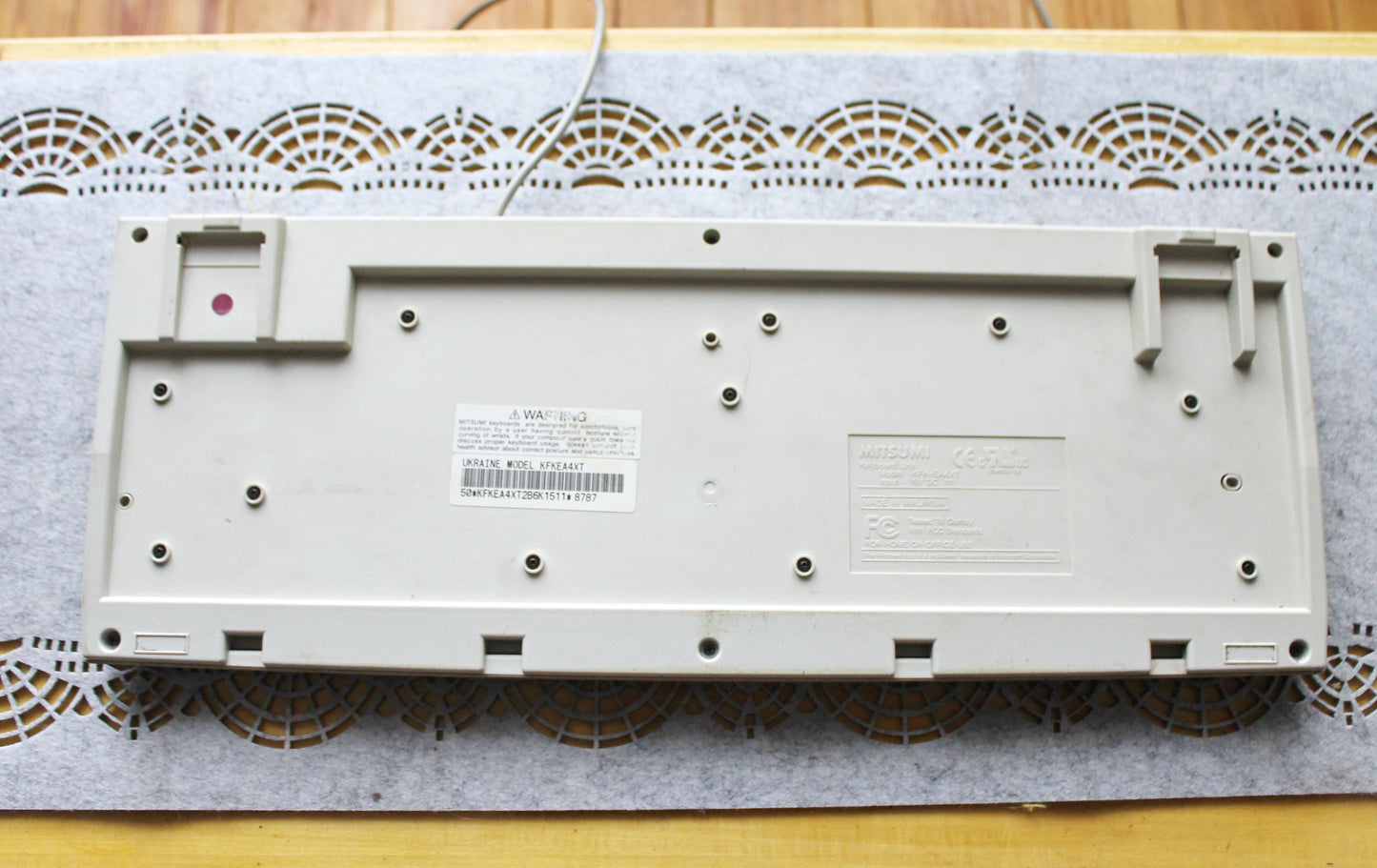 Mitsumi Vintage Keyboard KFK-EA4XT | 1990s Retro Beige Computer Keyboard with Cyrillic + English Keys | Collectible PC Accessory