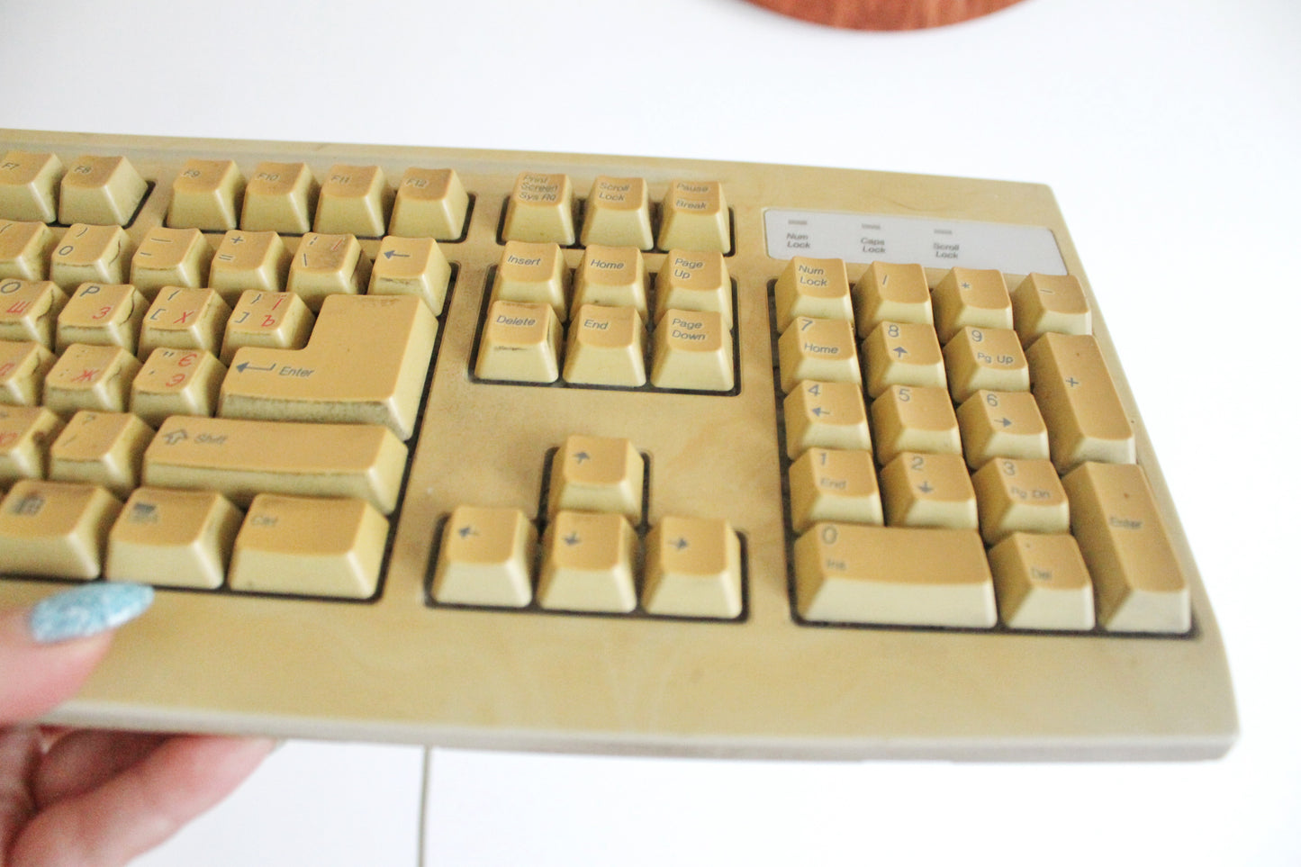 Mitsumi Vintage Keyboard KFK-EA4XT | 1990s Retro Beige Computer Keyboard with Cyrillic + English Keys | Collectible PC Accessory