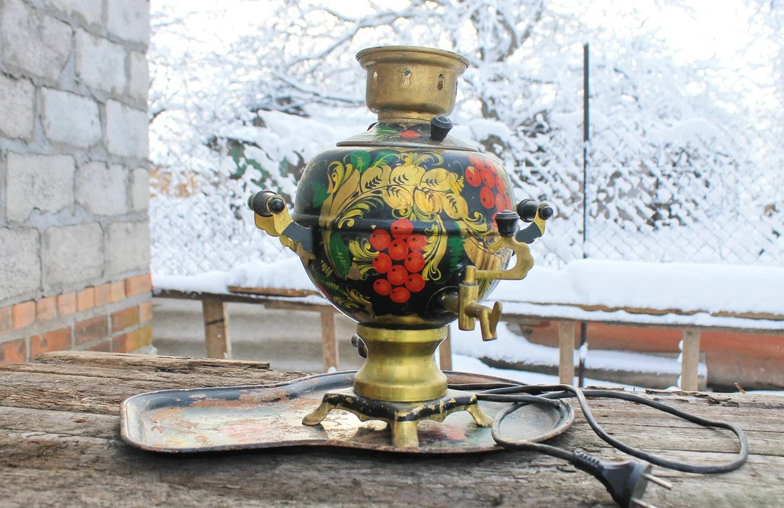 Vintage USSR samovar 15 inches -Soviet vintage copper samovar on a tray - hand painted teapot - hand painted samovar - USSR kitchen - Soviet home decor