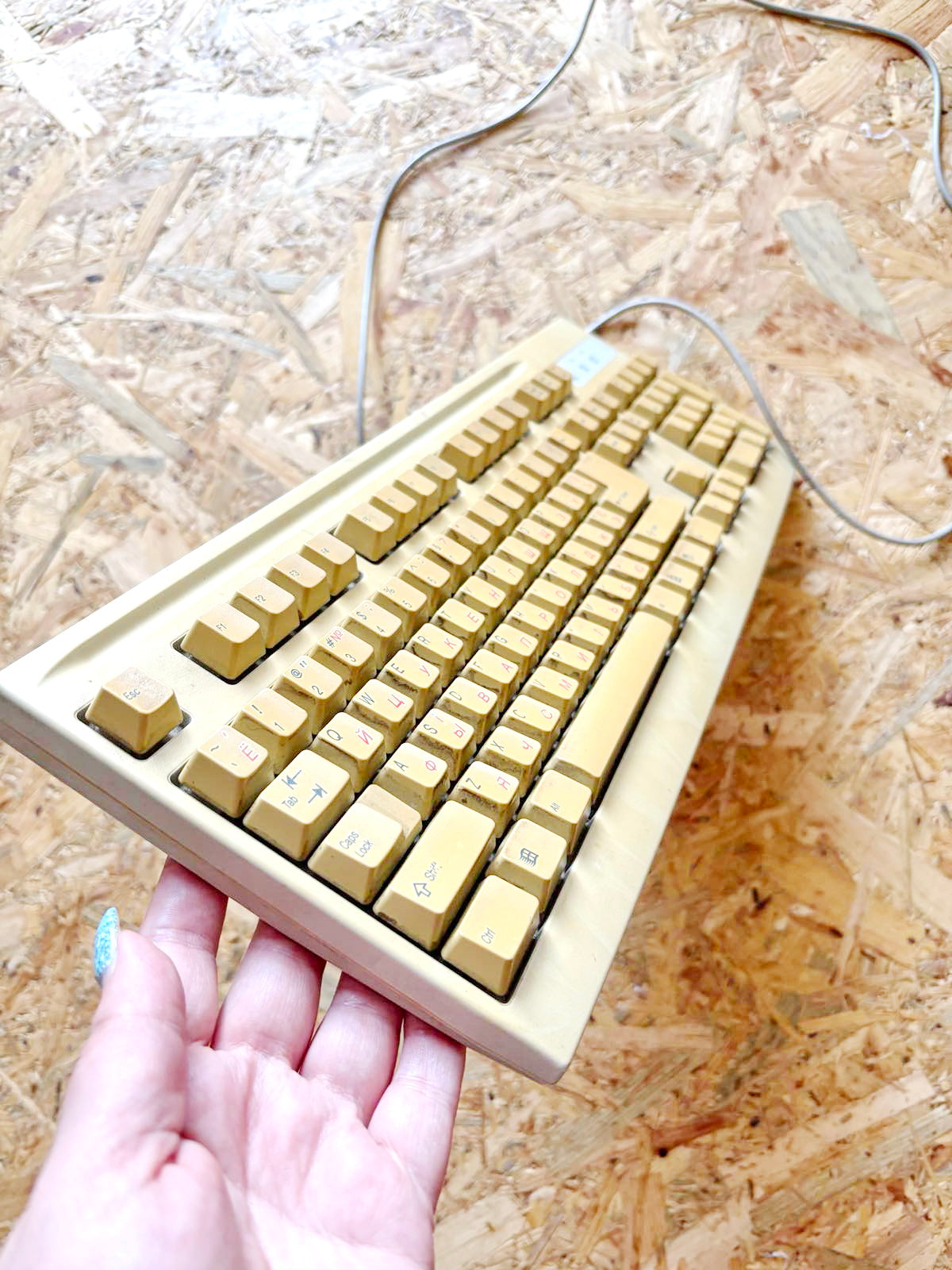Mitsumi Vintage Keyboard KFK-EA4XT | 1990s Retro Beige Computer Keyboard with Cyrillic + English Keys | Collectible PC Accessory