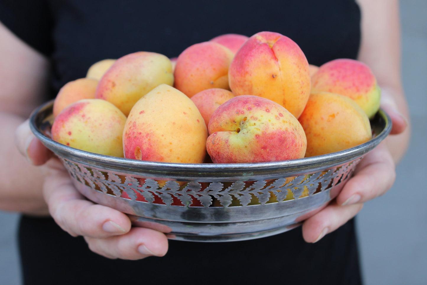Vintage openwork silver-plated fruit bowl - lightweight - fruity bowl - 1970-1980 - vintage bowl
