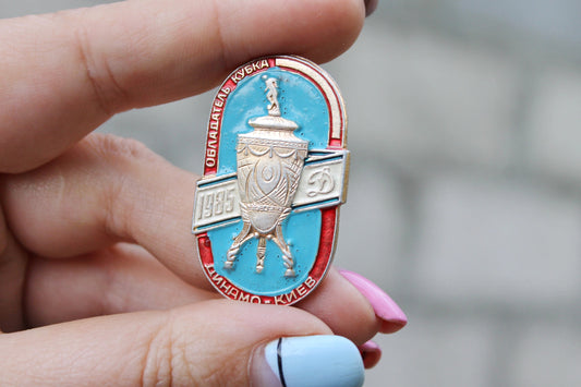 Vintage soviet USSR pin badge football (soccer) Dynamo Kyiv Cup Winner 1985 - USSR pin - vintage soviet badge - 1985