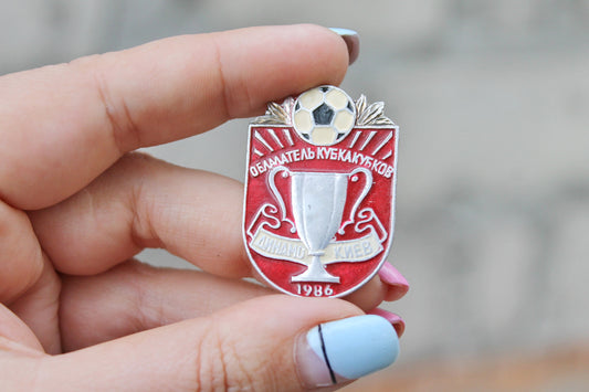 Vintage soviet USSR pin badge football (soccer) Dynamo Kyiv Cup Winner 1986 - USSR pin - vintage soviet badge - 1986