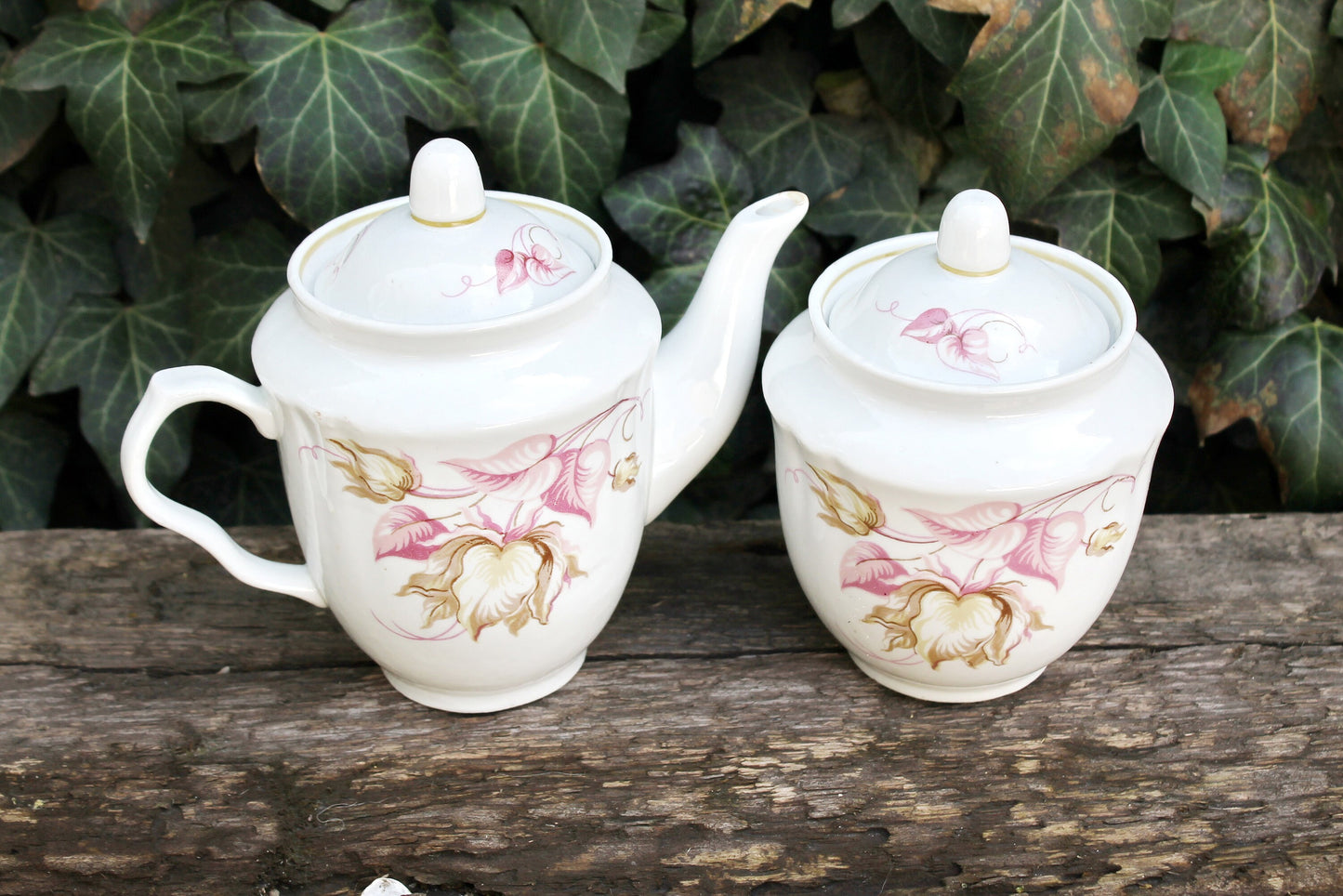 Vintage USSR ceramic teapot from servise - Baranivka Porcelain Factory - beautiful soviet ceramic teapot - 1970s
