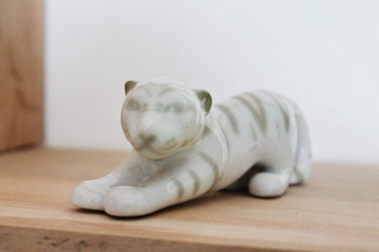 Soviet Porcelain Snow Leopard Stretching - Wild Cat Animal Figurine – Hand Painted - Ukrainian Polonsky porcelain figurine - 1970