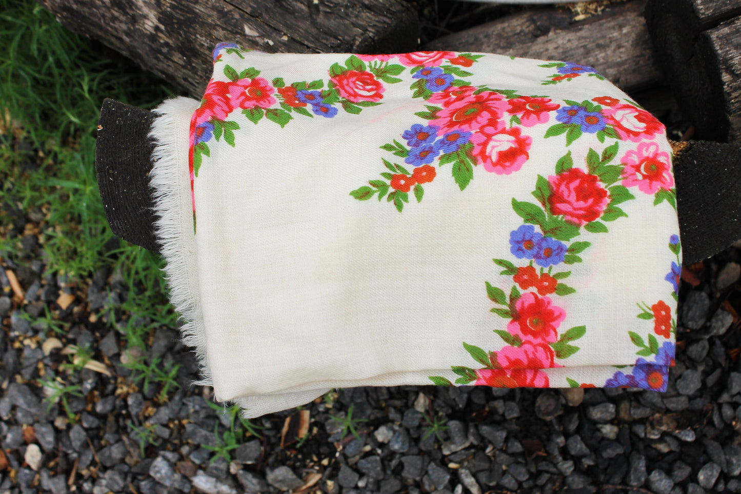 Beautiful floral beige wool head scarf - 37 inch - Soviet vintage-made in USSR - Babushka's head scarf - 1970s - Gypsy Shawl, Ethnic Scarf