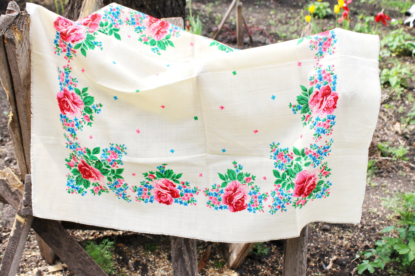 Beautiful roses wool head scarf - 29 inch - Soviet vintage-made in USSR - Babushka's head scarf - 1970s - Gypsy Shawl, Ethnic Scarf