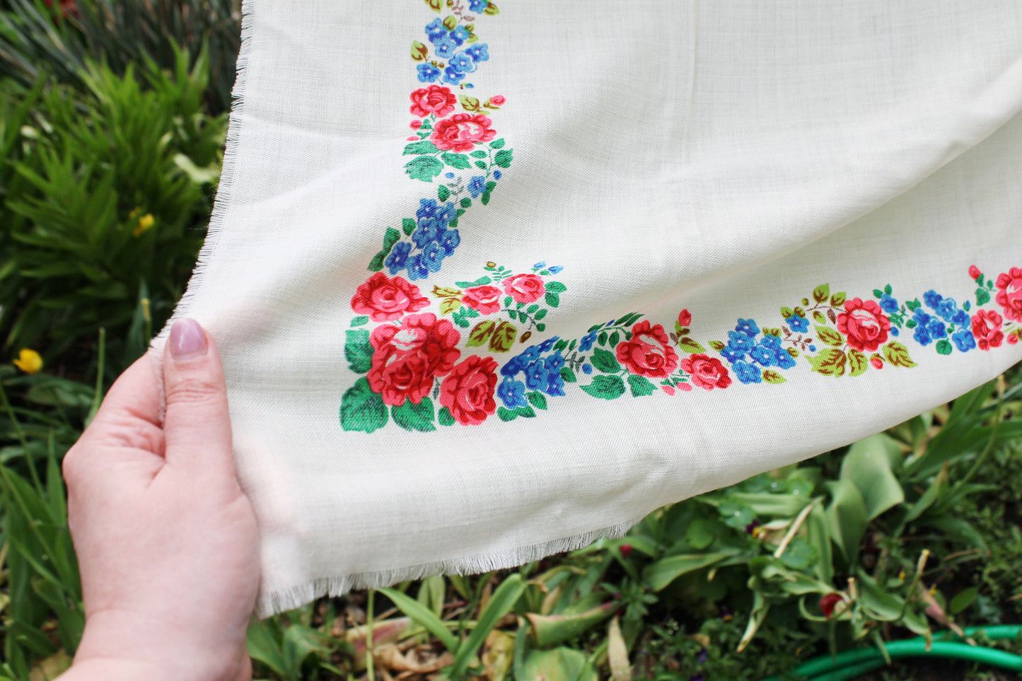Beautiful unused floral wool head scarf - 33 inch - Soviet vintage-made in USSR - Babushka's head scarf - 1970s - Gypsy Shawl, Ethnic Scarf
