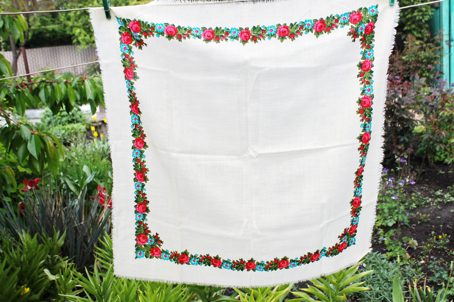 Beautiful roses wool head scarf - 28 inch - Soviet vintage-made in USSR - Babushka's head scarf - 1970s - Gypsy Shawl, Ethnic Scarf