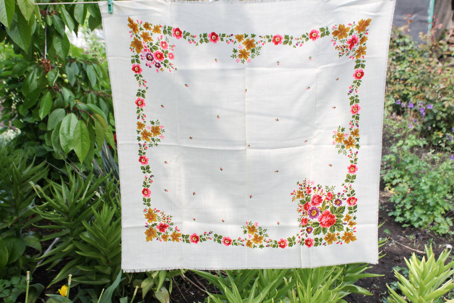 Beautiful flowers wool head scarf - 29 inch - Soviet vintage-made in USSR - Babushka's head scarf - 1970s - Gypsy Shawl, Ethnic Scarf