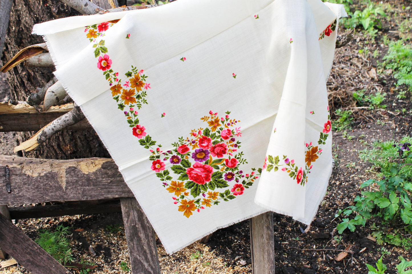 Beautiful flowers wool head scarf - 29 inch - Soviet vintage-made in USSR - Babushka's head scarf - 1970s - Gypsy Shawl, Ethnic Scarf
