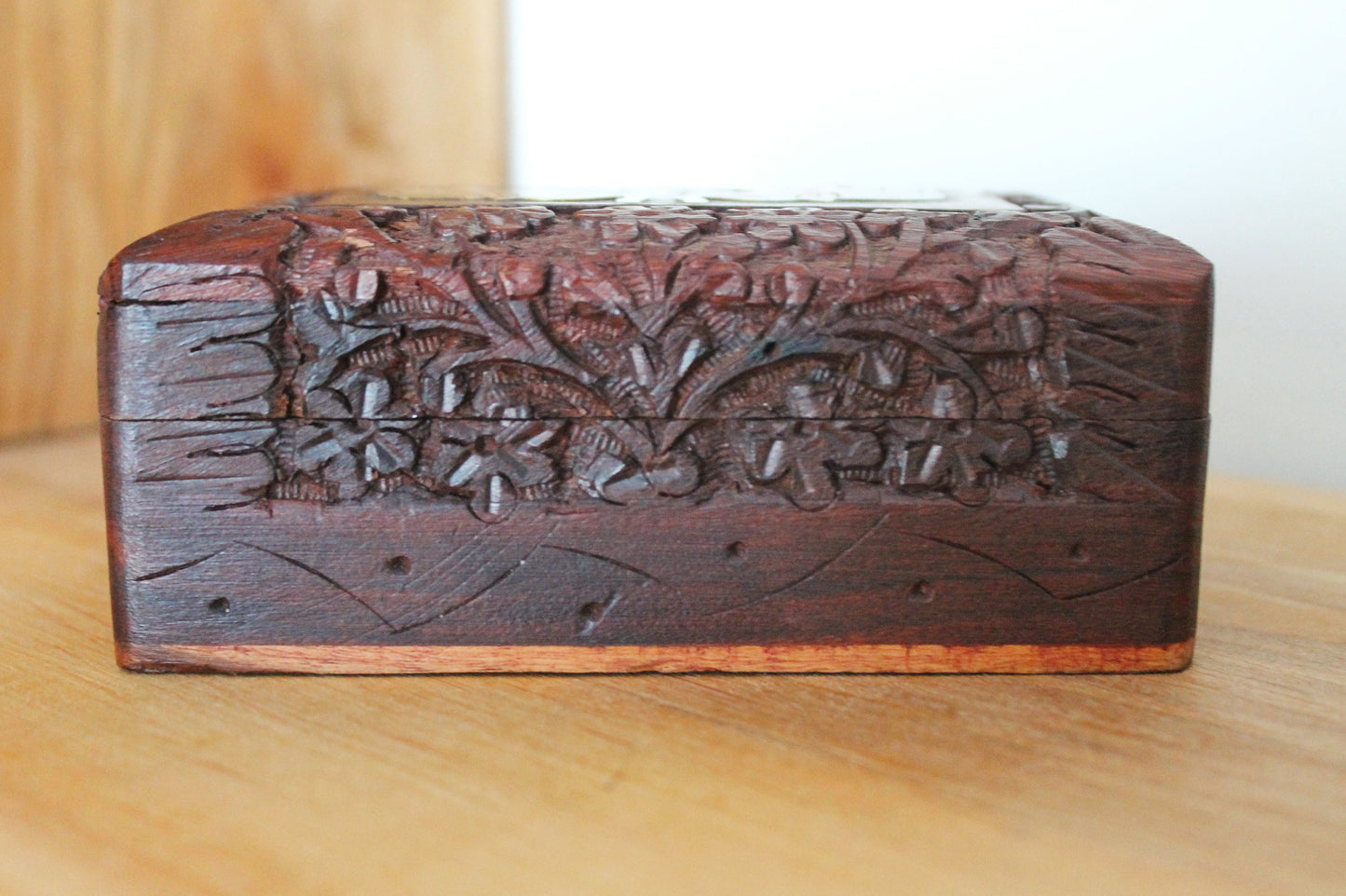 Vintage wooden carved box with brass elephants - Indian style vintage jewelry box - 1970s