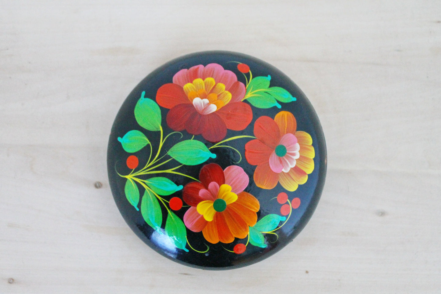 Vintage round jewelry wooden box 6.7 inches - Petrykivka box - USSR vintage - vintage flower box - handpainted box