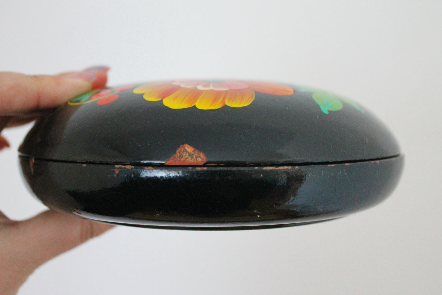 Vintage round jewelry wooden box 6.7 inches - Petrykivka box - USSR vintage - vintage flower box - handpainted box