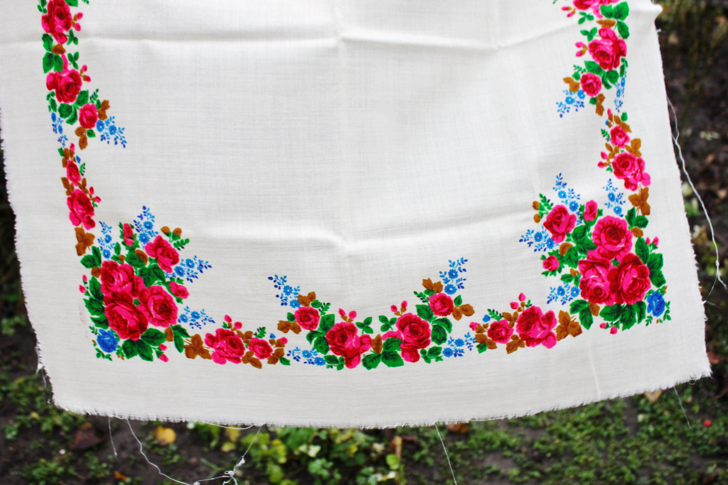 Beautiful unused roses wool head scarf - 30 inch - Soviet vintage-made in USSR - Babushka's head scarf - 1970s - Gypsy Shawl, Ethnic Scarf