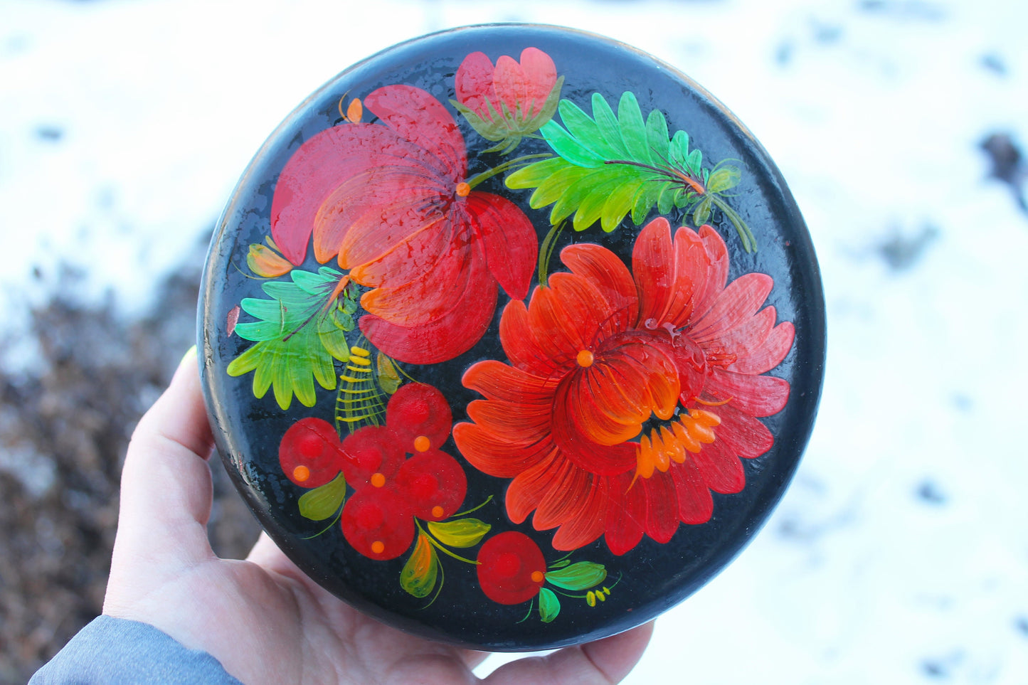 Vintage round jewelry wooden box 5.7 inches - Petrykivka box - USSR vintage - vintage flower box - handpainted box