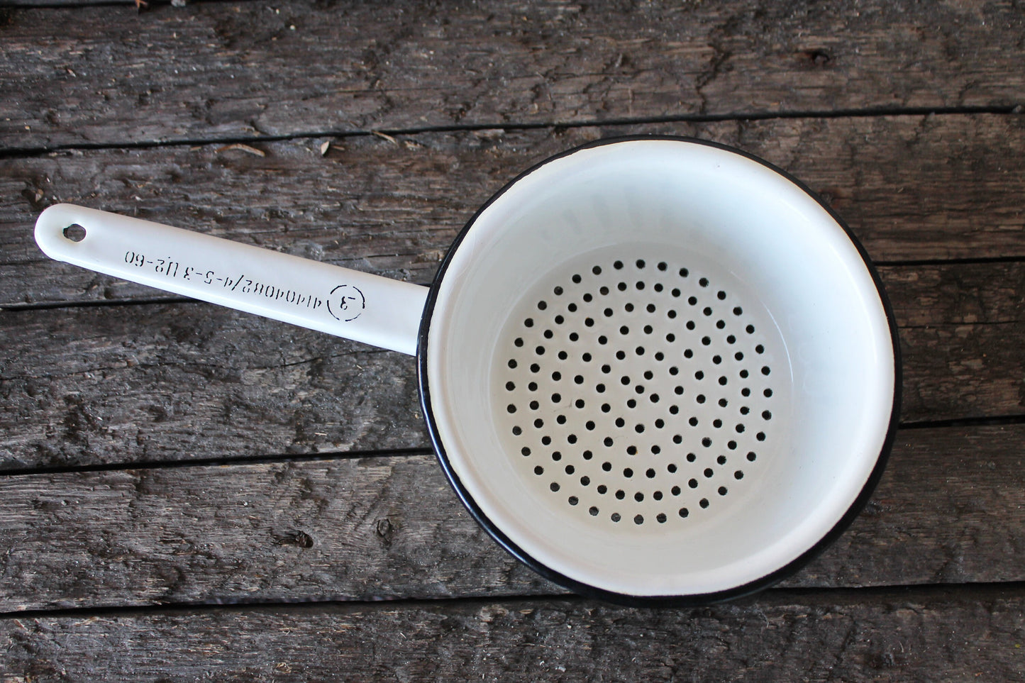 Soviet Enamel Colander - 7.1 inches in diameter - 13.8 inches long - USSR Beautiful flowers kitchen strainer - 1970s