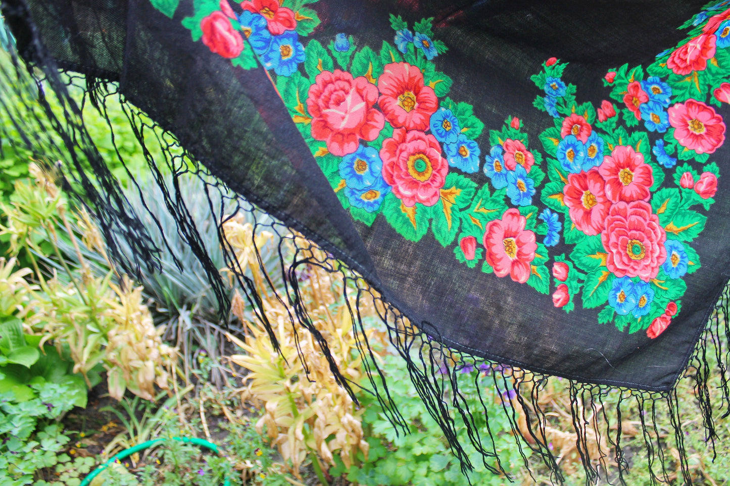 Beautiful floral wool head scarf/shawl 36 inches - made in USSR - Babushka's head scarf - 1970s - Gypsy Shawl - Ethnic Scarf