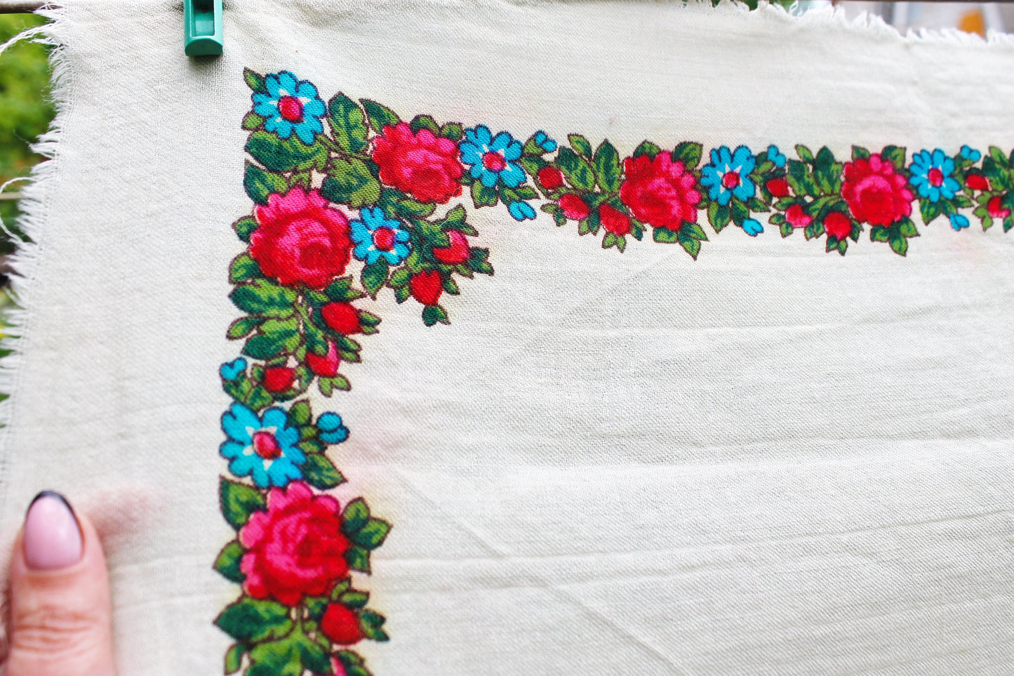 Roses wool head scarf - 28 inch - Soviet vintage-made in USSR - Babushka's head scarf - 1970s - Gypsy Shawl, Ethnic Scarf