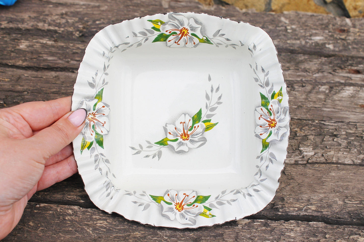 Vintage Enamel Bowl 7.3 inches - Vintage Kitchen Enamelware - Metall Salad Bowl - USSR vintage