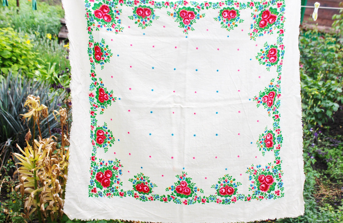 Beautiful unused roses wool head scarf - 32 inch - Soviet vintage-made in USSR - Babushka's head scarf - 1970s - Gypsy Shawl, Ethnic Scarf2
