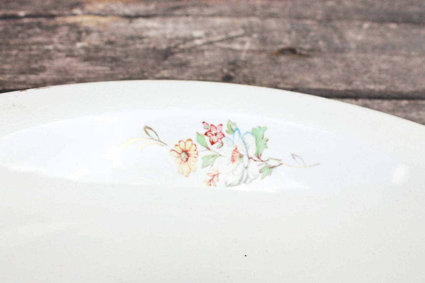 Beautiful vintage ceramic plate with flower ornament 9.1 inches - Budy Porcelain Factory - beautiful ukrainian ceramic plate - 1960s