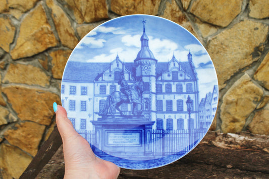 Vintage decorative porcelain wall plate 9.4 inches - Forstenberg Collector's Plate - Dusseldorf - Germany 1970s