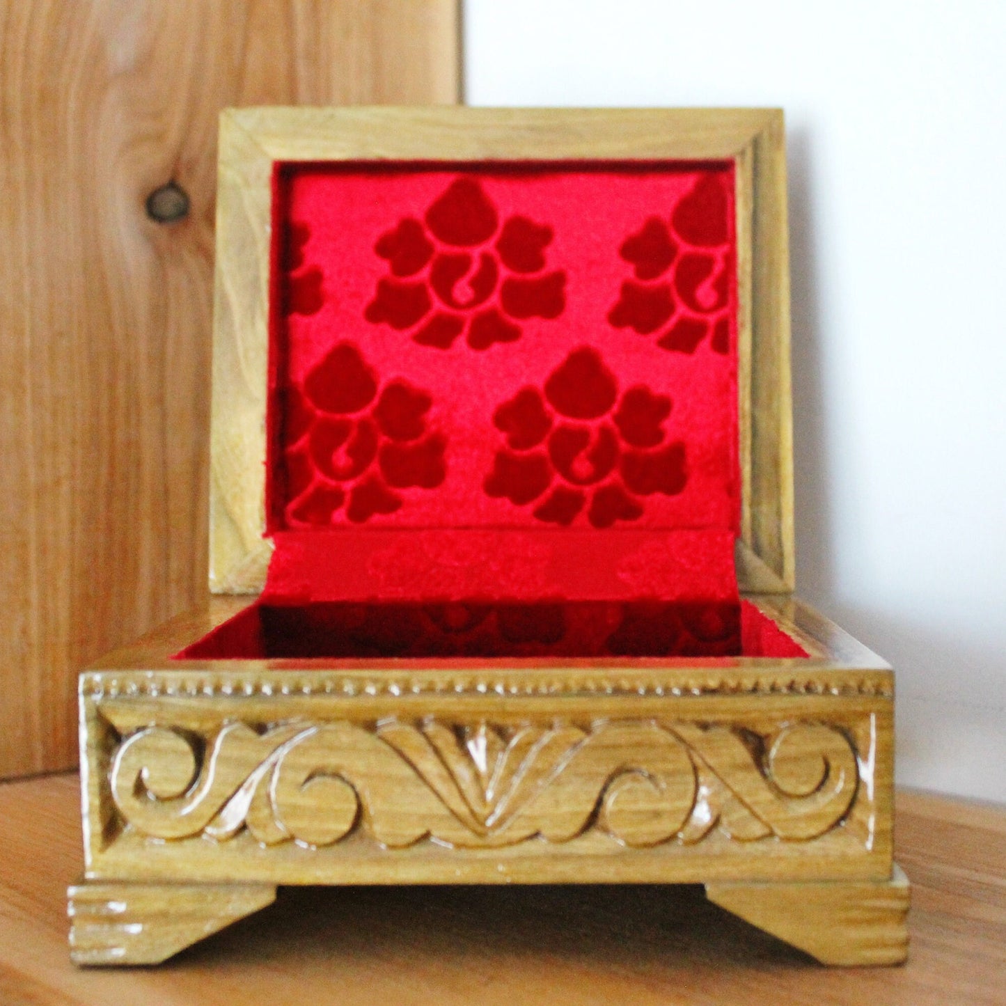 Vintage carved lacquer wooden box - made in Ukraine vintage jewelry box - 1970s