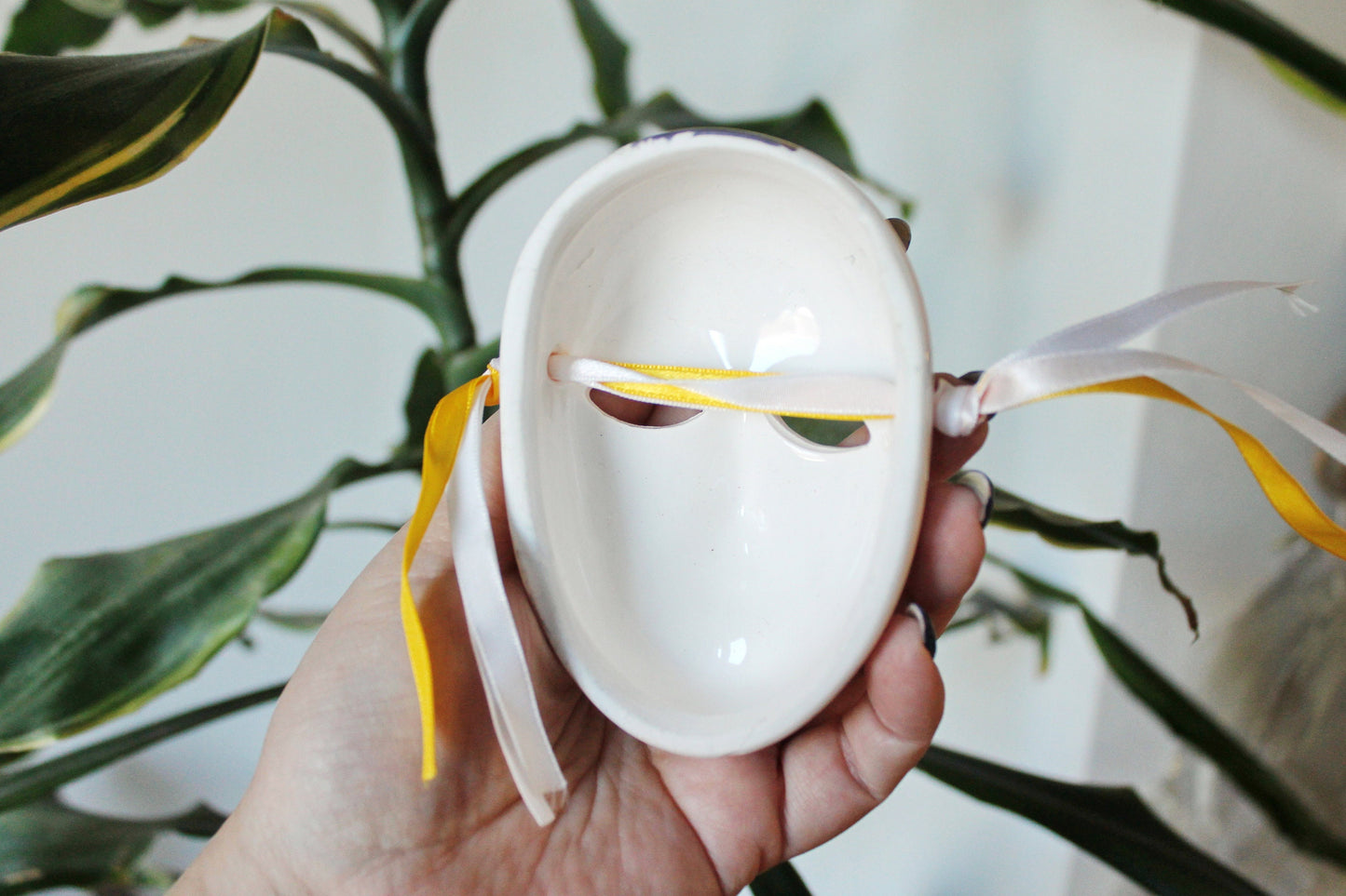 Vintage ceramic small Venetian mask - 3.9 inches - Souvenir Venice mask - 1990-2000s