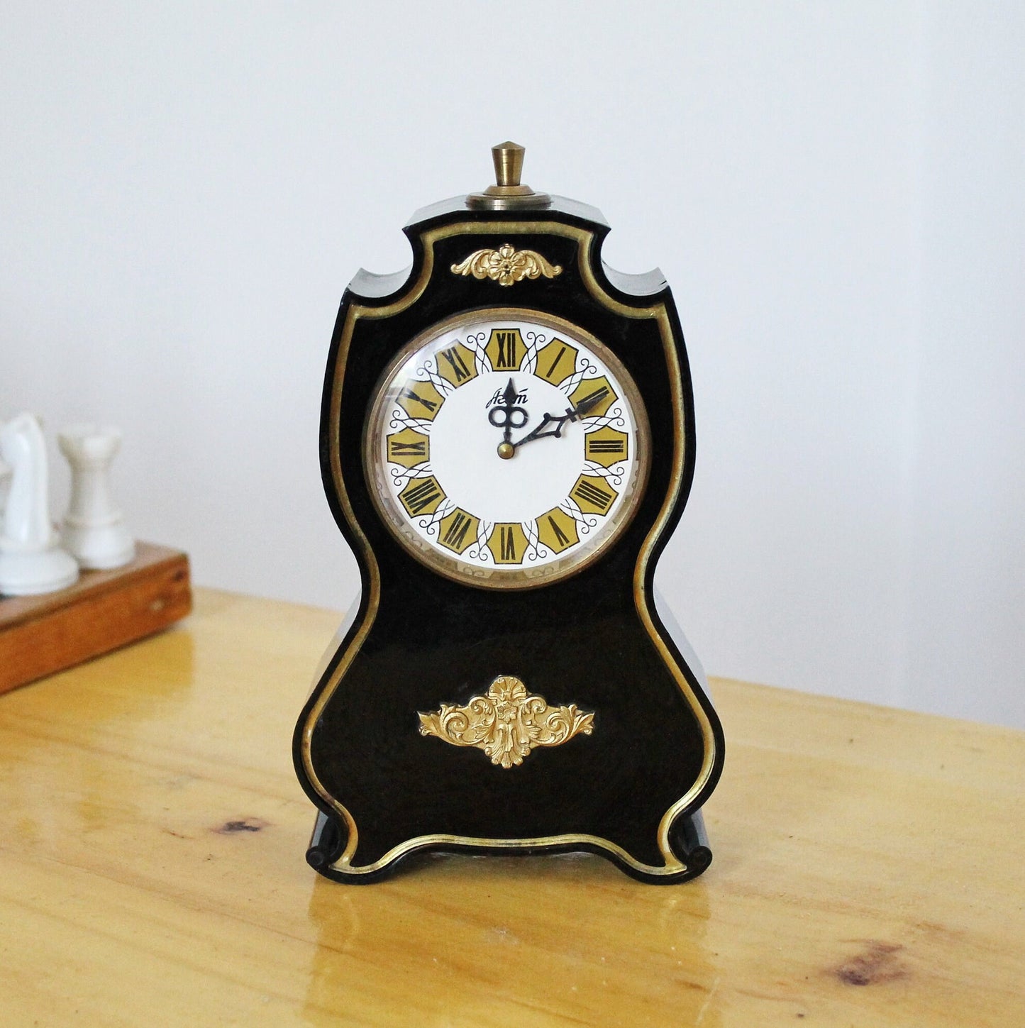 Mechanical alarm clock Agat - vintage clock from USSR era - 1960s-1970s - Soviet alarm clock