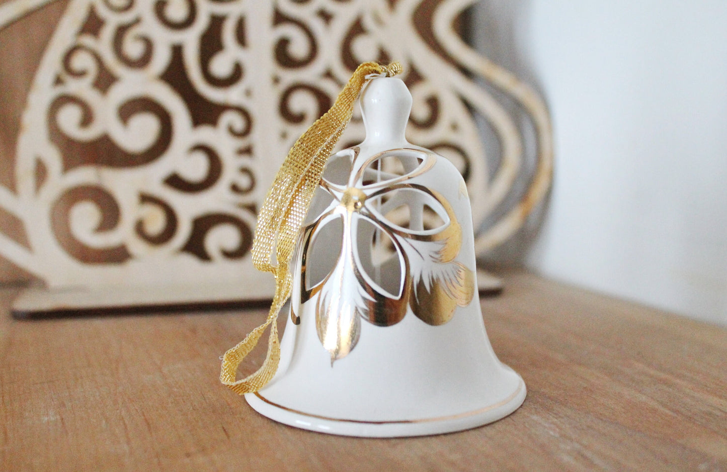 Vintage beautiful ceramic Bell - 3.3 inches - Vintage Souvenir - Germany porcelain