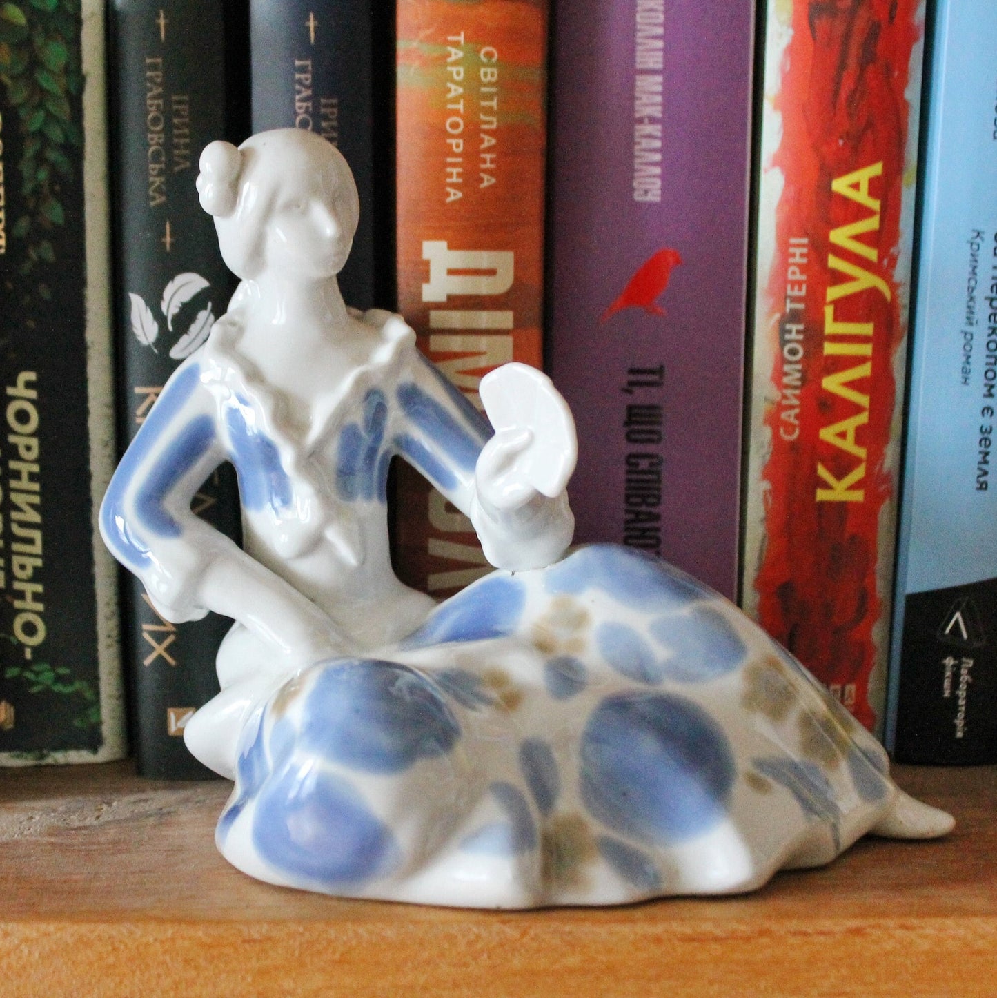Vintage USSR porcelain figurine - "A Dancer girl with a fan" - Souvenir Statuette - Ukrainian style - 1970s
