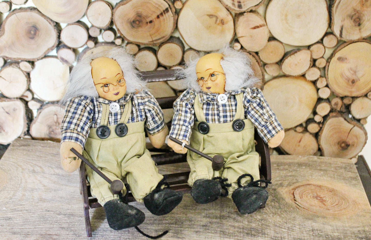 Two old men with hammers on a bench - vintage handmade Germany dolls - 1980s