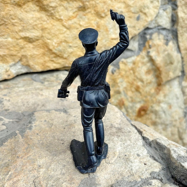 Vintage Soviet Border Guard Figurine – Black Plastic Soldier 16 cm - Collectible USSR Toy - Military-Themed Display Figure