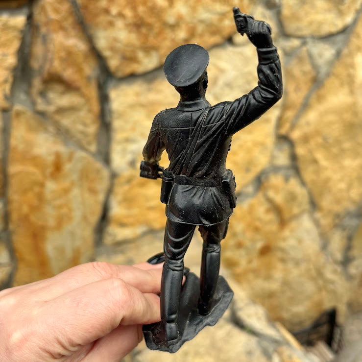 Vintage Soviet Border Guard Figurine – Black Plastic Soldier 16 cm - Collectible USSR Toy - Military-Themed Display Figure