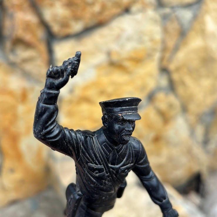 Vintage Soviet Border Guard Figurine – Black Plastic Soldier 16 cm - Collectible USSR Toy - Military-Themed Display Figure