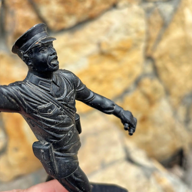 Vintage Soviet Border Guard Figurine – Black Plastic Soldier 16 cm - Collectible USSR Toy - Military-Themed Display Figure