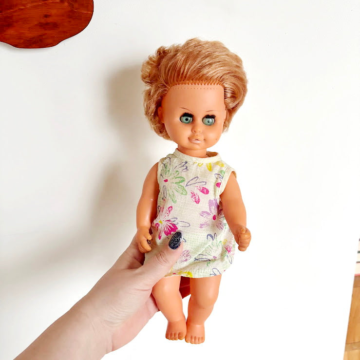 Vintage USSR Sleep-Eye Doll, 31cm (12.2 in) Hard Plastic Doll with Original Outfit, Collectible Retro Toy, Brown Hair & Closing Eyes