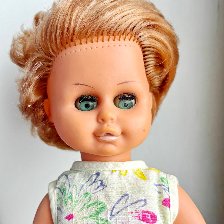 Vintage USSR Sleep-Eye Doll, 31cm (12.2 in) Hard Plastic Doll with Original Outfit, Collectible Retro Toy, Brown Hair & Closing Eyes