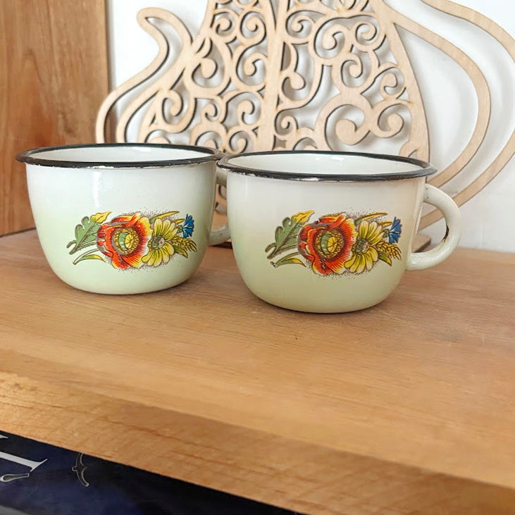Set of 2 Vintage Enamel Children’s Mugs with Floral Design, Small Enamel Cups, 1970s–1980s Kitchenware