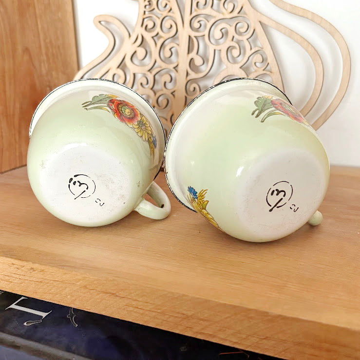 Set of 2 Vintage Enamel Children’s Mugs with Floral Design, Small Enamel Cups, 1970s–1980s Kitchenware