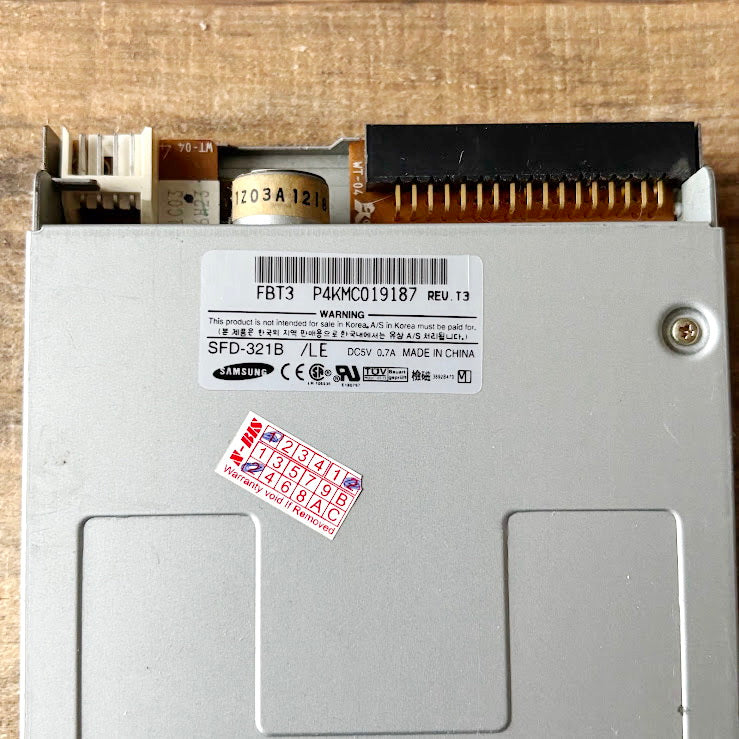 Vintage Samsung SFD-321B 3.5 Inch Floppy Disk Drive Internal PC FDD Early 2000s Retro Computer Hardware Untested