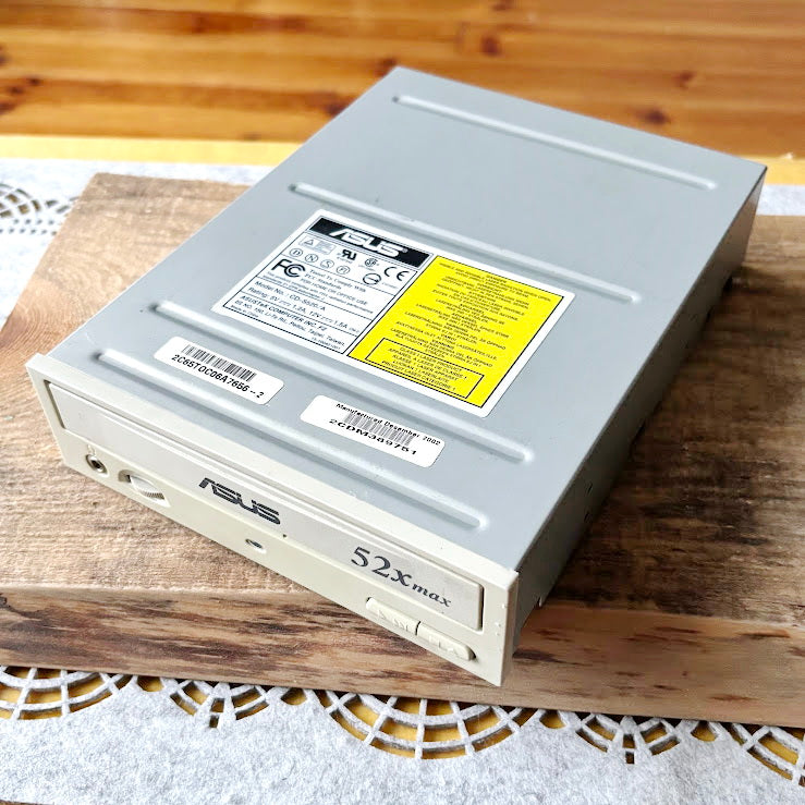 Vintage ASUS CD-S520/A cd-rom Drive 2002 Internal Desktop Optical Drive Retro PC Hardware Untested
