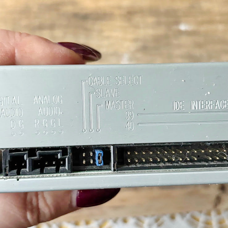 Vintage ASUS CD-S520/A cd-rom Drive 2002 Internal Desktop Optical Drive Retro PC Hardware Untested